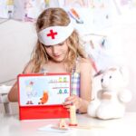 Pino igra doktorski set
